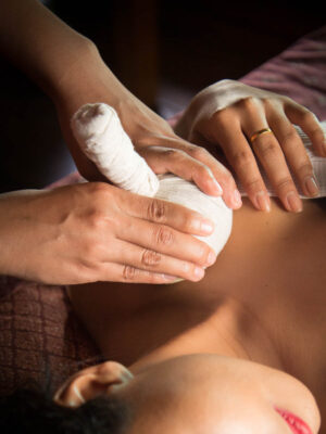 CLASSIC RELAXING MASSAGE – Asianblend Massage 60 Mins